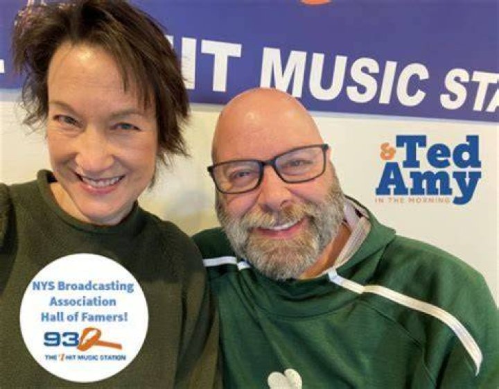 Peter Sagal (Radio Host) - Age, Birthday, Bio, Facts, Family, Net Worth, Height & More