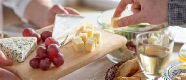 ¿Puedo comer queso a la plancha y adelgazar?