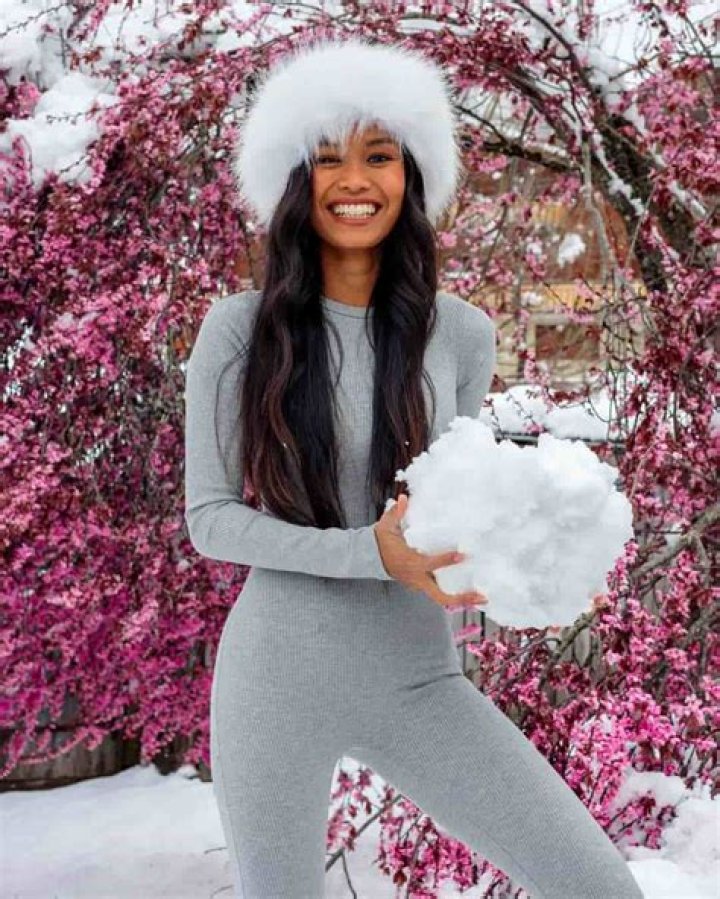 Putri Cinta (Model) - Age, Birthday, Bio, Facts, Family, Net Worth, Height & More