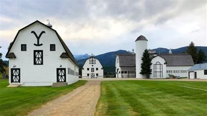 Quem é o dono do rancho Yellowstone na vida real?