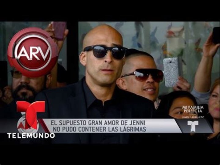 ¿Quién era el pelon en la vida de Jenni? – Celebrity.fm – #1 Official Stars, Business & People Network, Wiki, Success story, Biography & Quotes