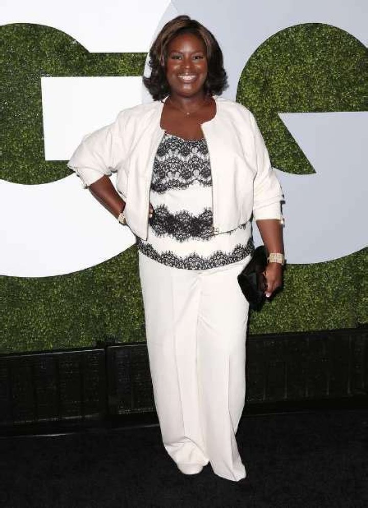 Retta (Instagram Star) - Age, Birthday, Bio, Facts, Family, Net Worth, Height & More