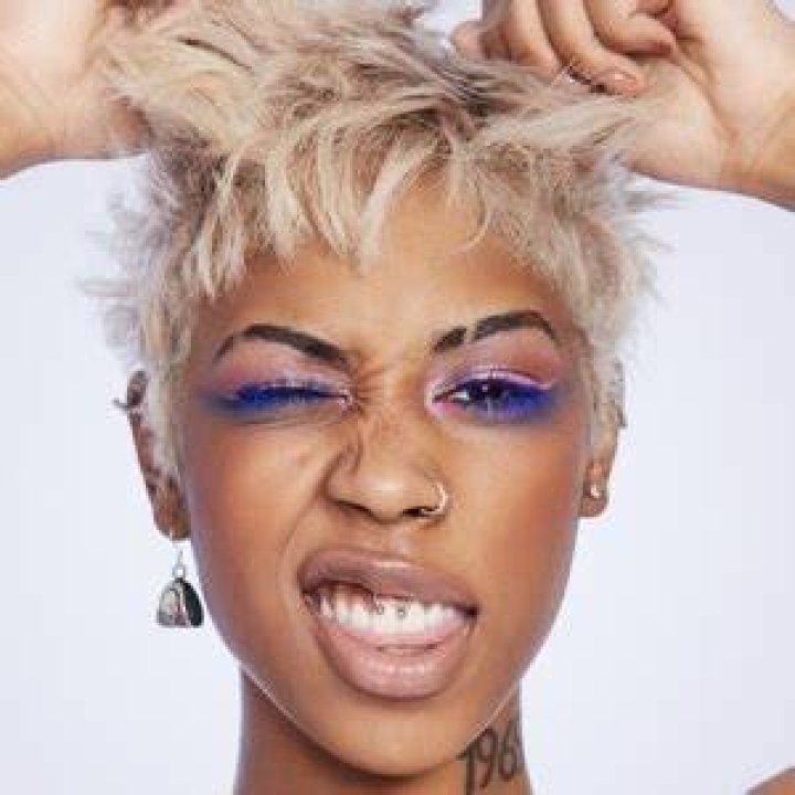 Rileyy Lanez (R&B Singer) - Age, Birthday, Bio, Facts, Family, Net Worth, Height & More
