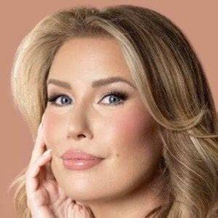 Risa Does Makeup (YouTube Star) - Age, Birthday, Bio, Facts, Family, Net Worth, Height & More