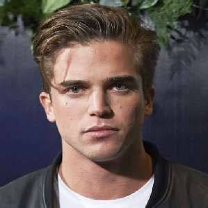 River Viiperi (Model) - Age, Birthday, Bio, Facts, Family, Net Worth, Height & More