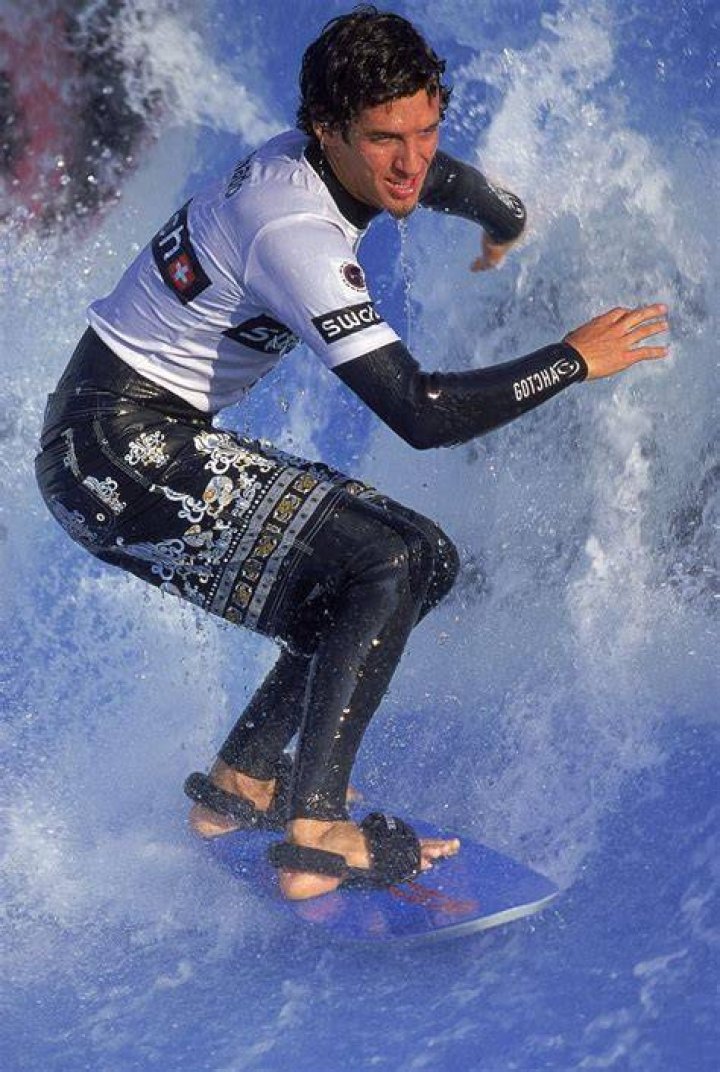 Rob Machado (Surfer) - Age, Birthday, Bio, Facts, Family, Net Worth, Height & More