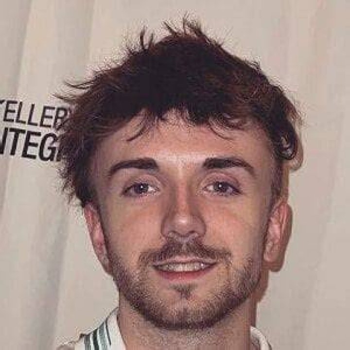 Robbie Jandik (TikTok Star) - Age, Birthday, Bio, Facts, Family, Net Worth, Height & More