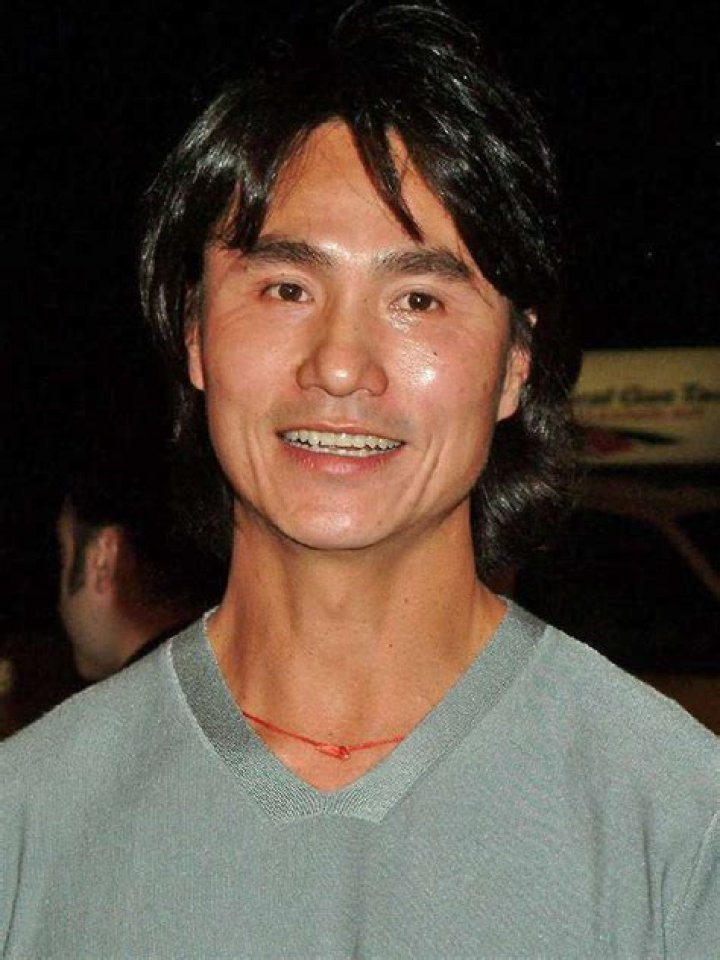 Robin Shou (Actor de Cine) - Edad, cumpleaños, biografía, hechos, familia, patrimonio neto, altura y más