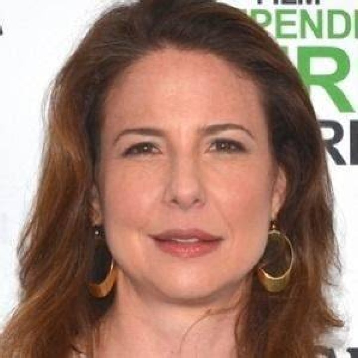 Robin Weigert (TV Actress) - Age, Birthday, Bio, Facts, Family, Net Worth, Height & More