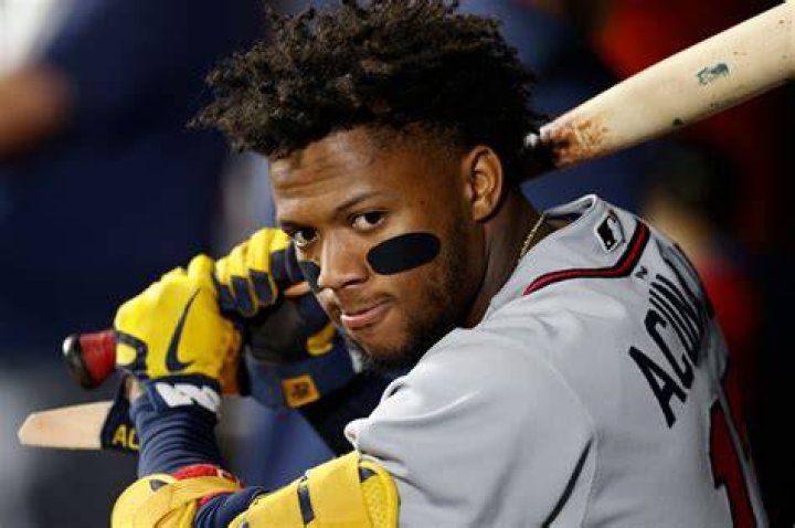 Ronald Acuna Jr. (Jugador de Béisbol) - Edad, cumpleaños, biografía, hechos, familia, patrimonio neto, altura y más