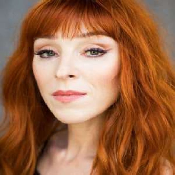 Ruth Connell (TV Actress) - Age, Birthday, Bio, Facts, Family, Net Worth, Height & More