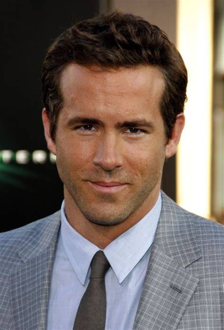 Ryan Reynolds (Movie Actor) - Age, Birthday, Bio, Facts, Family, Net Worth, Height & More