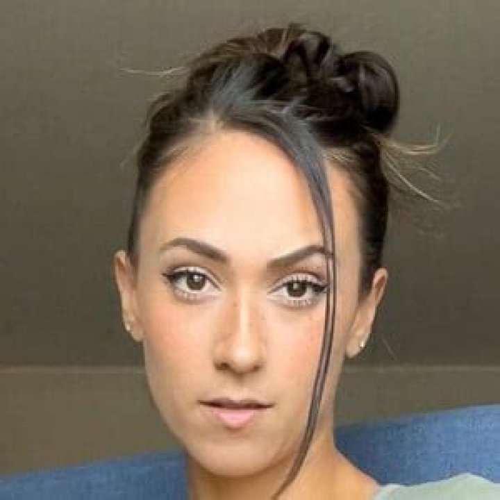 Sarah Caldeira (TikTok Star) - Age, Birthday, Bio, Facts, Family, Net Worth, Height & More