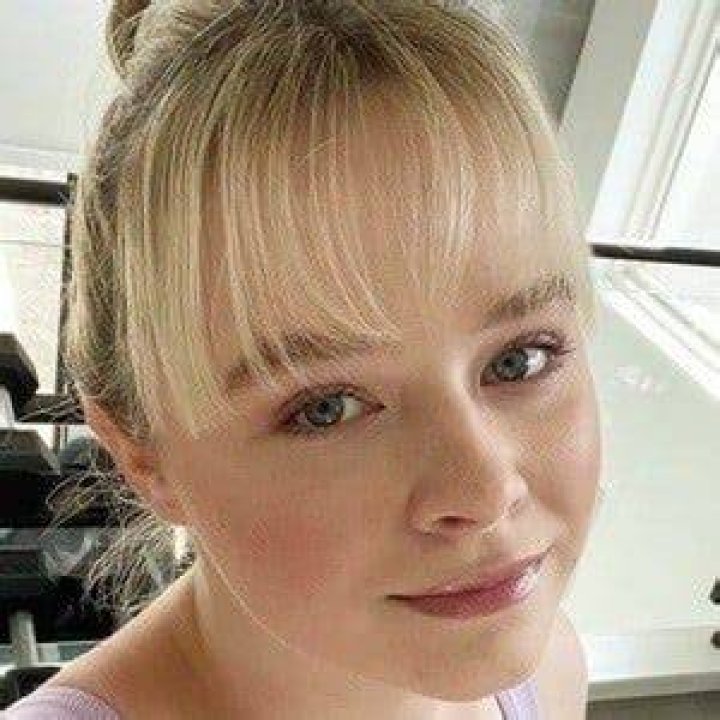 Sarah Kaynee (YouTube Star) - Age, Birthday, Bio, Facts, Family, Net Worth, Height & More