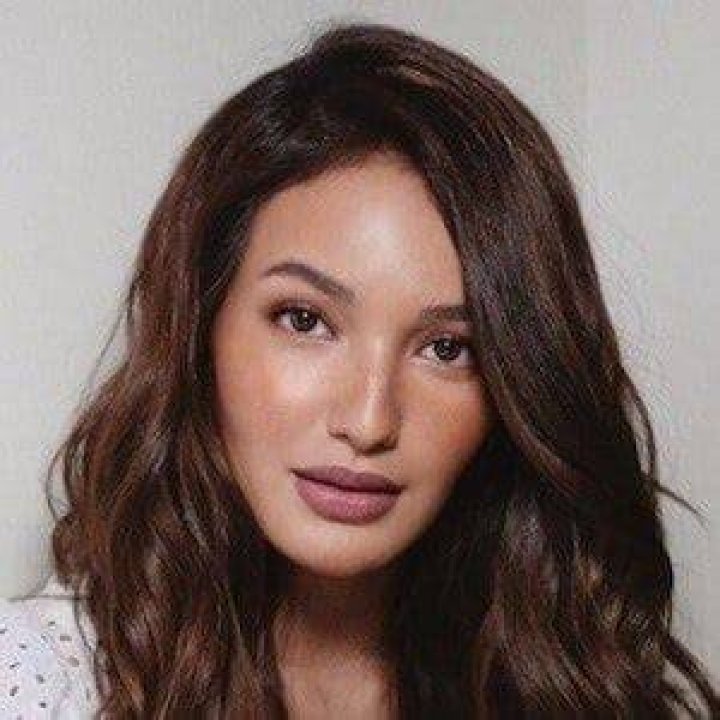 Sarah Lahbati (Reality Star) - Age, Birthday, Bio, Facts, Family, Net Worth, Height & More