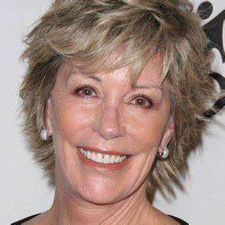Sarah Purcell (TV Show Host) - Age, Birthday, Bio, Facts, Family, Net Worth, Height & More