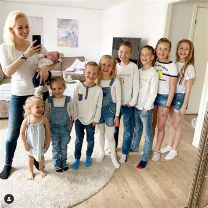 Satu Nordling Gonzalez (Instagram Star) - Age, Birthday, Bio, Facts, Family, Net Worth, Height & More