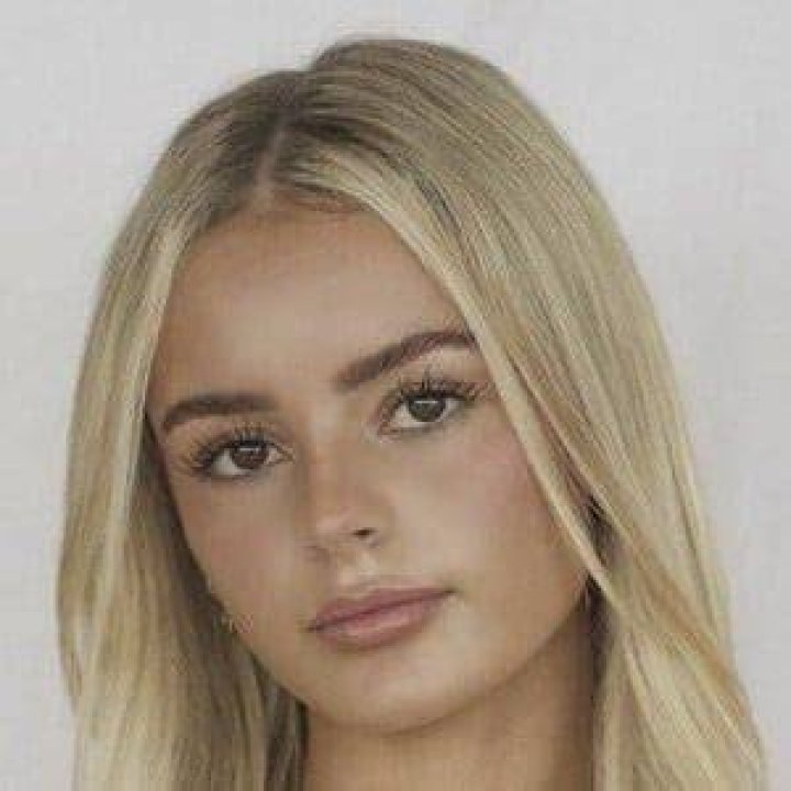 Savannah LaBrant (Estrella de YouTube) - Edad, cumpleaños, biografía, hechos, familia, patrimonio neto, altura y más