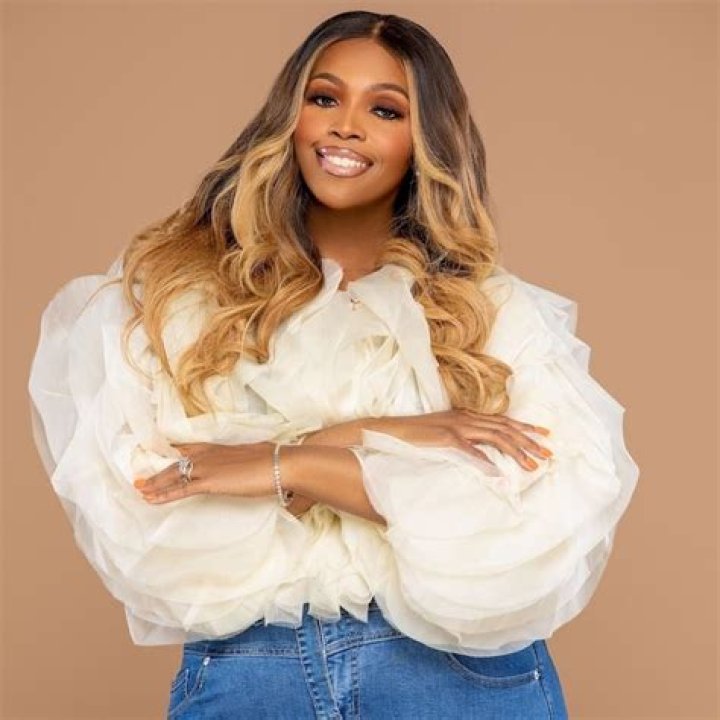 Shana Wilson (Gospel Singer) - Age, Birthday, Bio, Facts, Family, Net Worth, Height & More