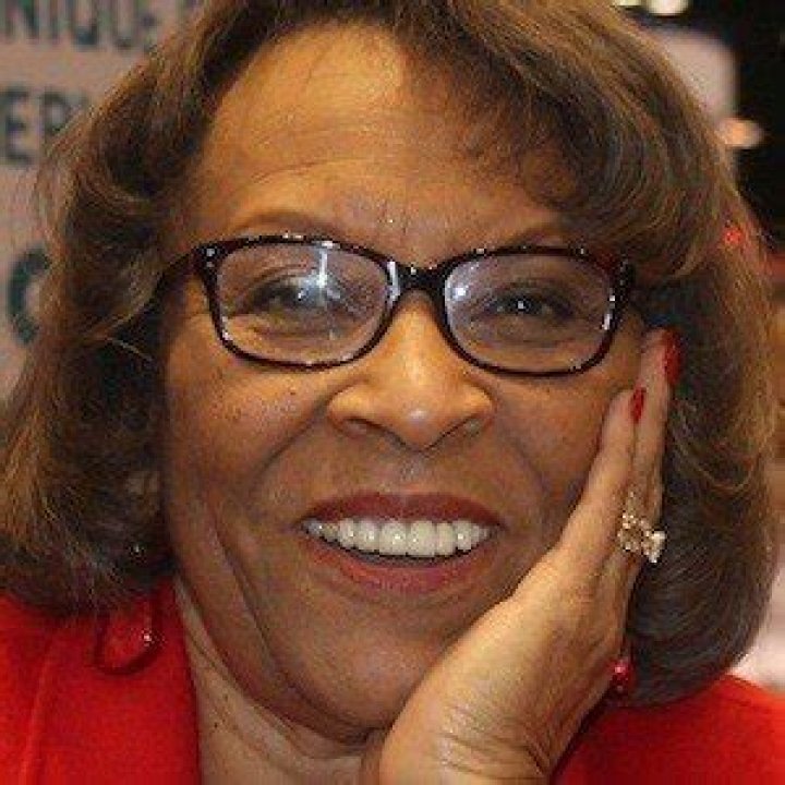 Sharon Draper (Novelist) - Age, Birthday, Bio, Facts, Family, Net Worth, Height & More