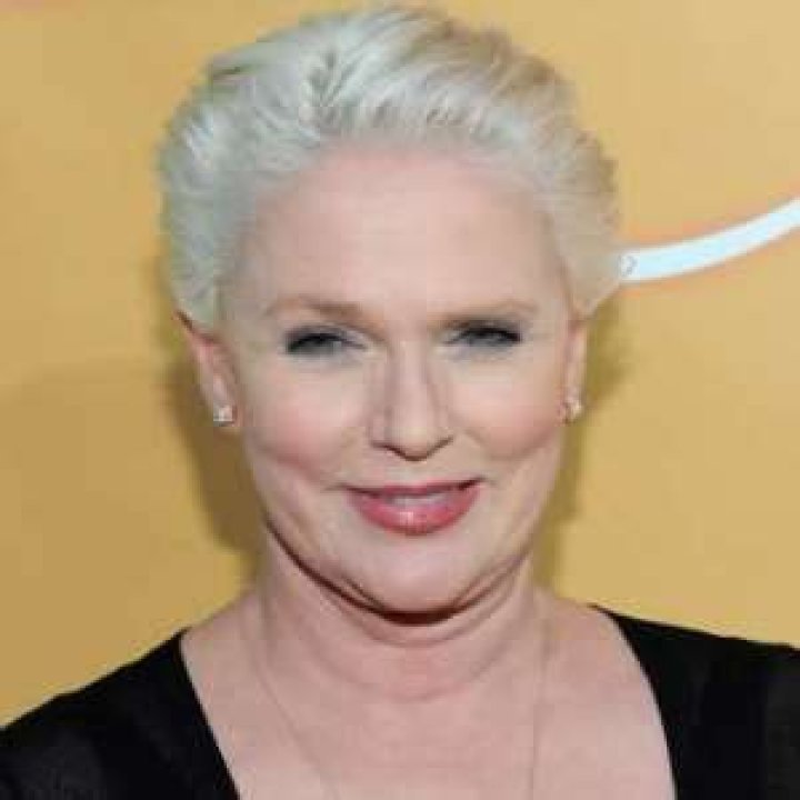Sharon Gless (TV Actress) - Age, Birthday, Bio, Facts, Family, Net Worth, Height & More