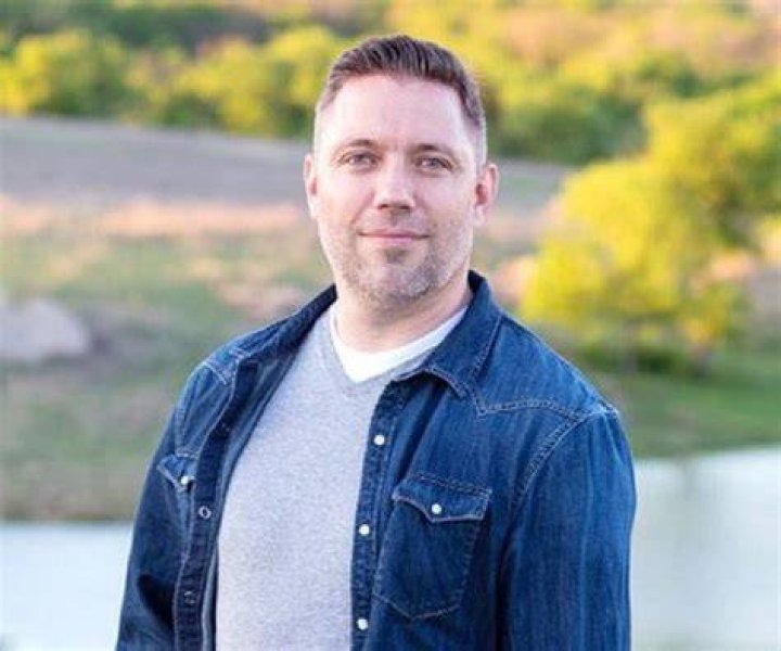 Shaun McKnight (YouTube Star) - Age, Birthday, Bio, Facts, Family, Net Worth, Height & More