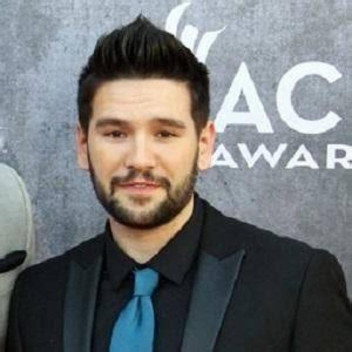 Shay Mooney (Country Singer) - Age, Birthday, Bio, Facts, Family, Net Worth, Height & More
