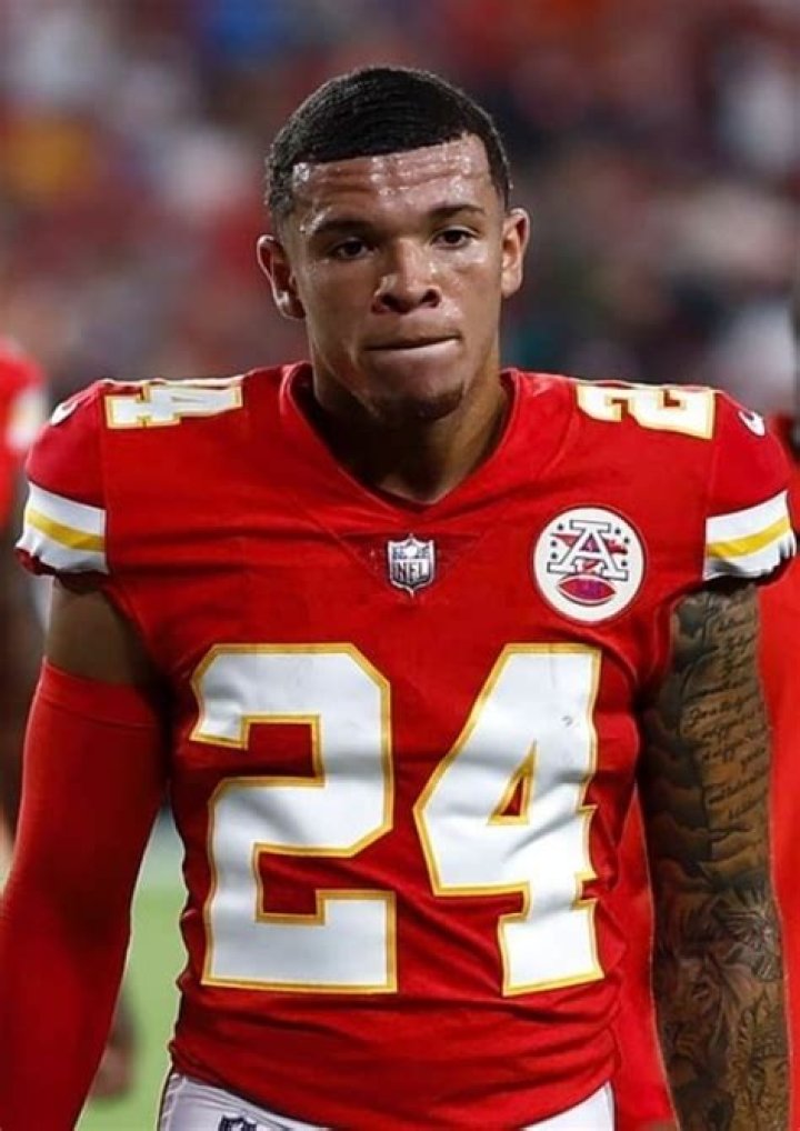 Skyy Moore (Football Player) - Age, Birthday, Bio, Facts, Family, Net Worth, Height & More