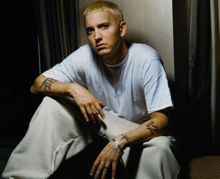 Slim Shady แฟนเก่าของ Alex Cooper คือใคร?