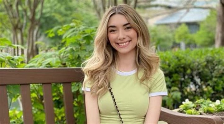 Sommerset (Twitch Star) - Age, Birthday, Bio, Facts, Family, Net Worth, Height & More