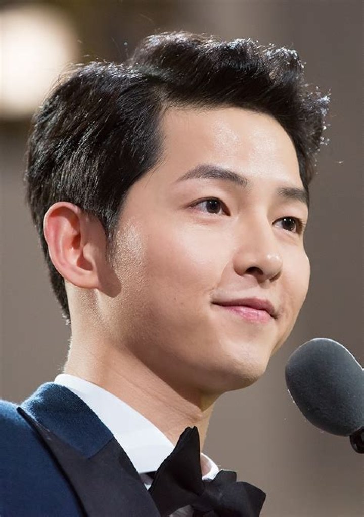 Song Joong-ki (Movie Actor) - Age, Birthday, Bio, Facts, Family, Net Worth, Height & More