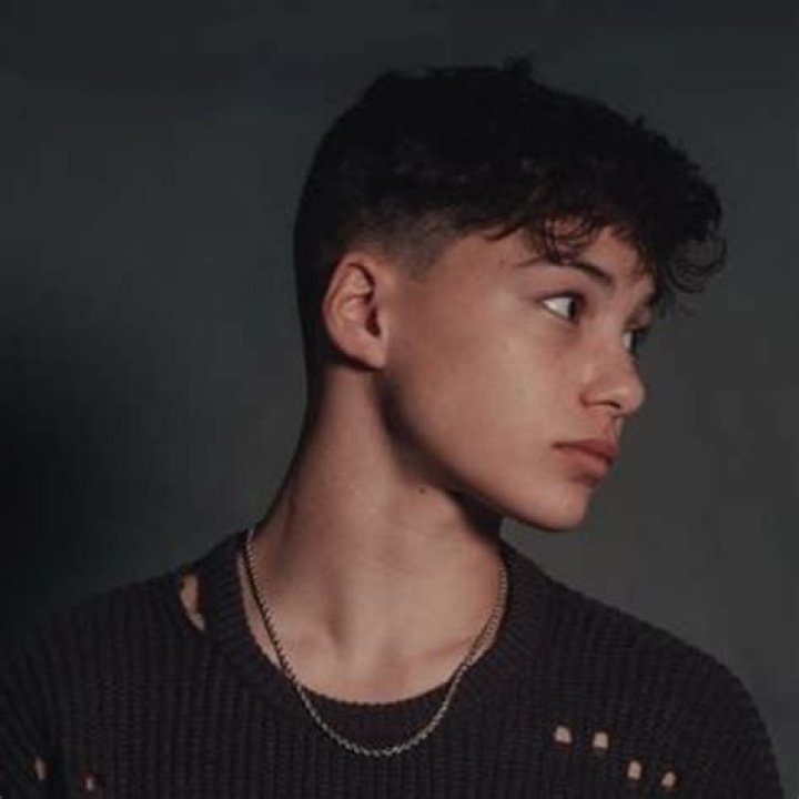 Swae Lee (Rappeur) - Âge, anniversaire, biographie, faits, famille, valeur nette, taille et plus