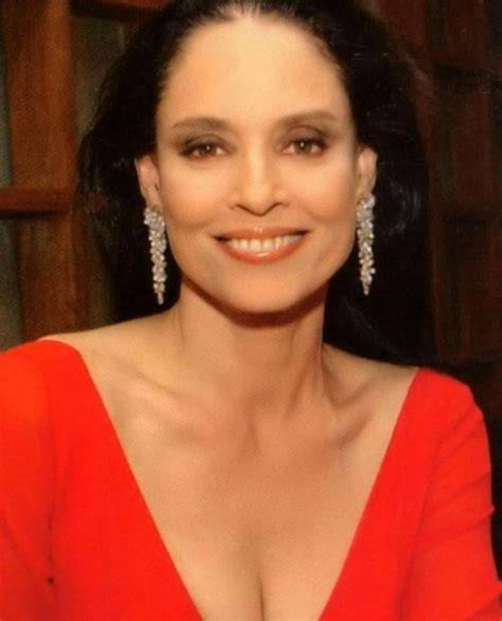 Sônia Braga (Movie Actress) - Age, Birthday, Bio, Facts, Family, Net Worth, Height & More