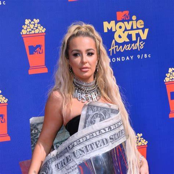 Tana Mongeau (YouTube Star) - Age, Birthday, Bio, Facts, Family, Net Worth, Height & More