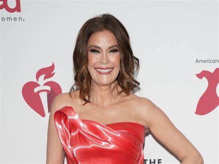 Teri Hatcher (TV Actress) - Age, Birthday, Bio, Facts, Family, Net Worth, Height & More