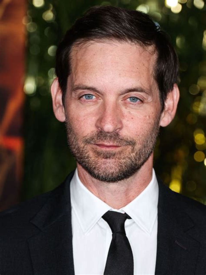 Tobey Maguire (Movie Actor) - Age, Birthday, Bio, Facts, Family, Net Worth, Height & More