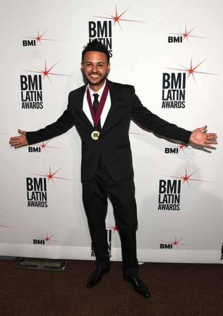 Tony Dize (Reggaeton Singer) - Age, Birthday, Bio, Facts, Family, Net Worth, Height & More