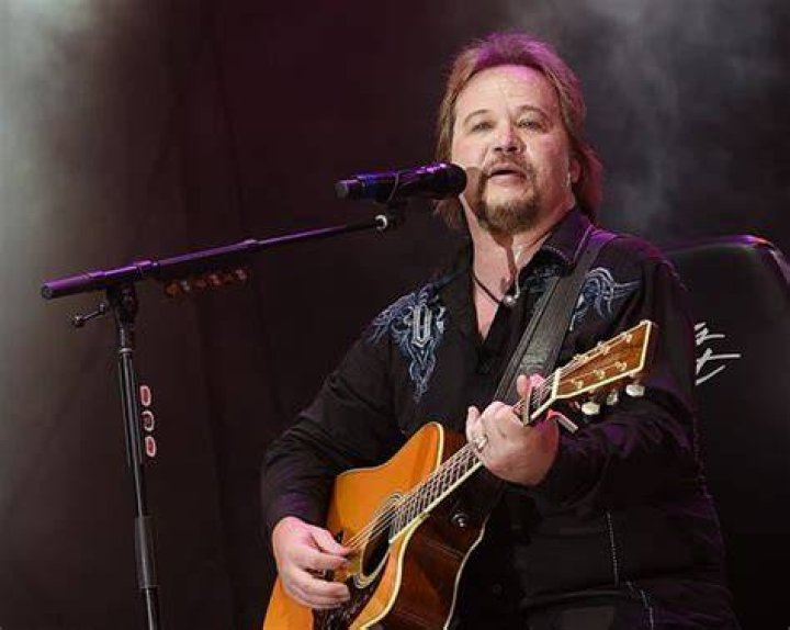 Travis Tritt (Country Singer) - Age, Birthday, Bio, Facts, Family, Net Worth, Height & More