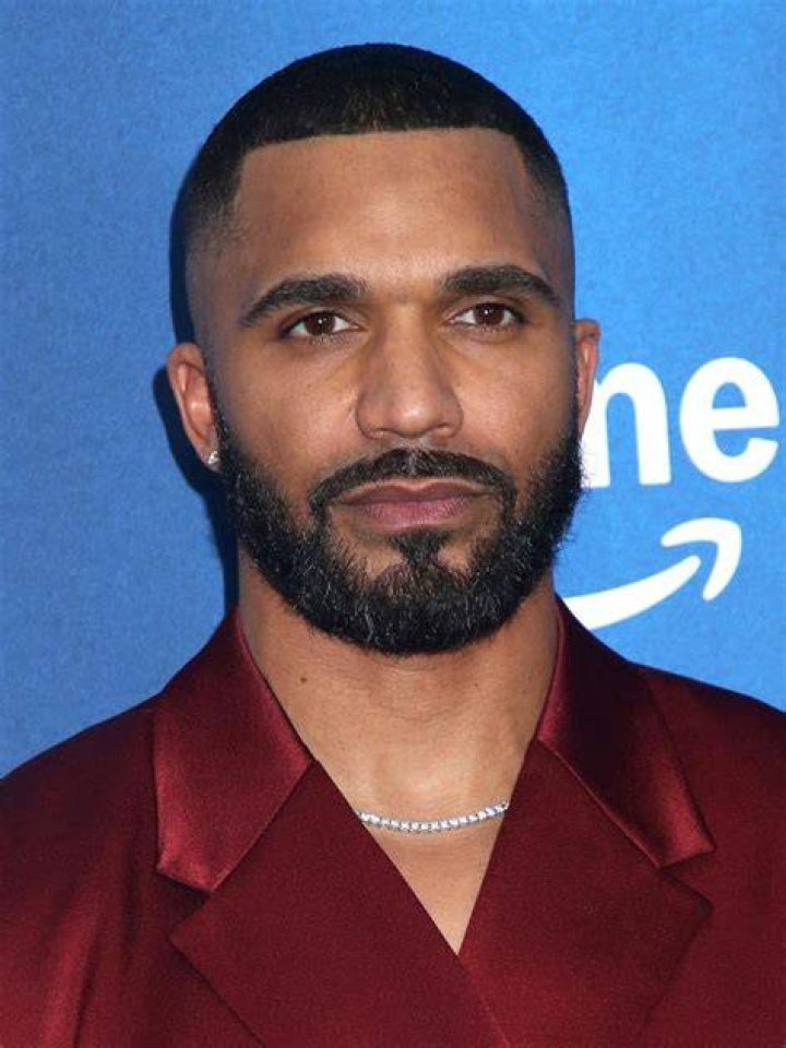 Tyler Lepley (TV Actor) - Age, Birthday, Bio, Facts, Family, Net Worth, Height & More