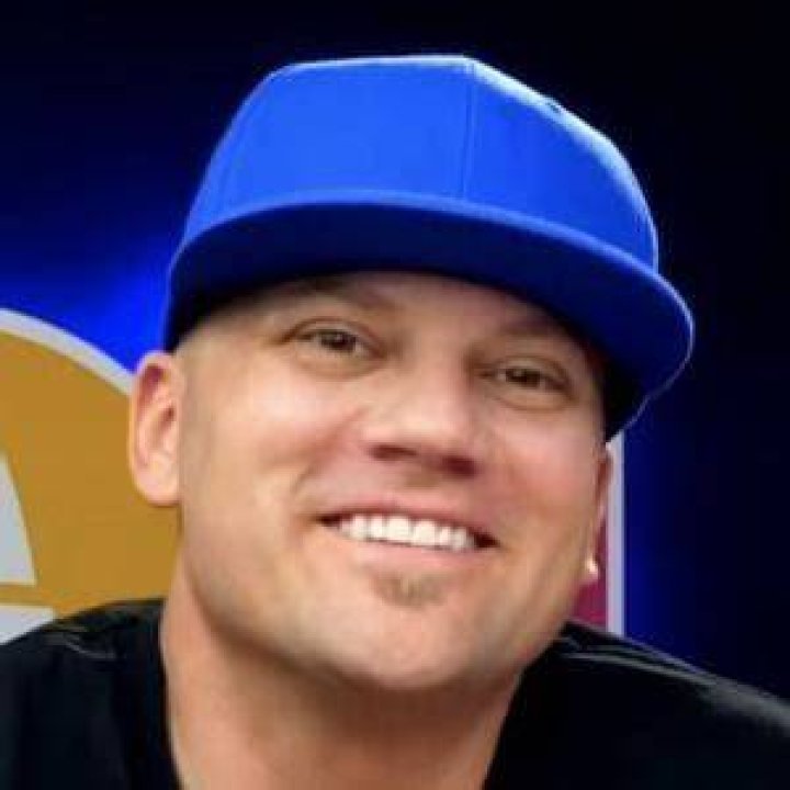 Uncle Rob (YouTube Star) - Age, Birthday, Bio, Facts, Family, Net Worth, Height & More