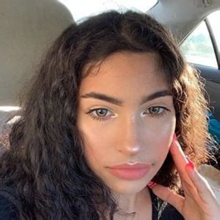 Vereena Sayed (YouTube Star) - Age, Birthday, Bio, Facts, Family, Net Worth, Height & More