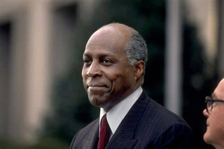 Vernon Jordan (Civil Rights Leader) - Age, Birthday, Bio, Facts, Family, Net Worth, Height & More