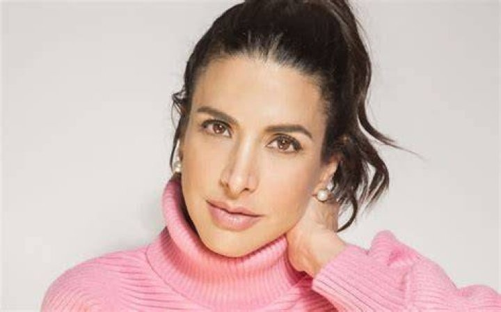 Verónica Toussaint (Presentadore de Programas de TV) - Edad, cumpleaños, biografía, hechos, familia, patrimonio neto, altura y más