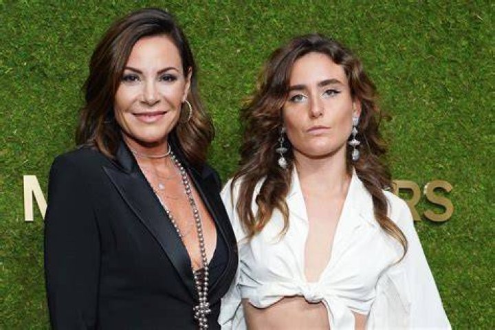Victoria de Lesseps (Painter) - Age, Birthday, Bio, Facts, Family, Net Worth, Height & More