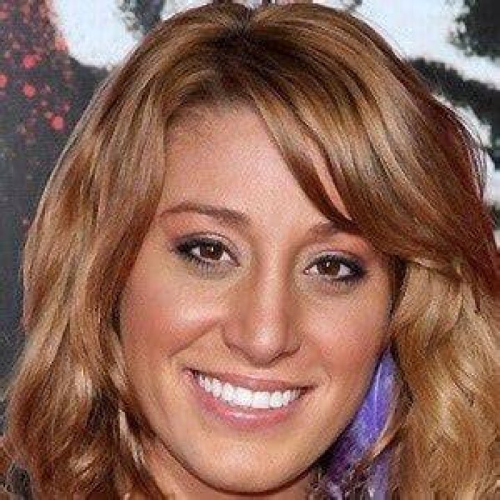 Vienna Girardi (Reality Star) - Age, Birthday, Bio, Facts, Family, Net Worth, Height & More
