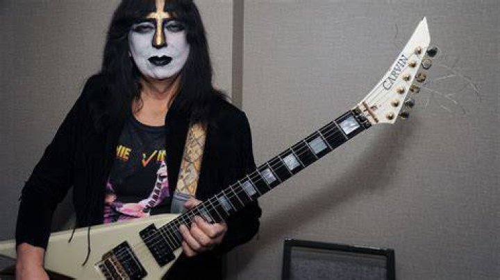 Vinnie Vincent (Guitarist) - Age, Birthday, Bio, Facts, Family, Net Worth, Height & More