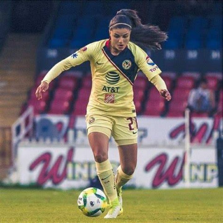 Viviana Michel (Soccer Player) - Age, Birthday, Bio, Facts, Family, Net Worth, Height & More