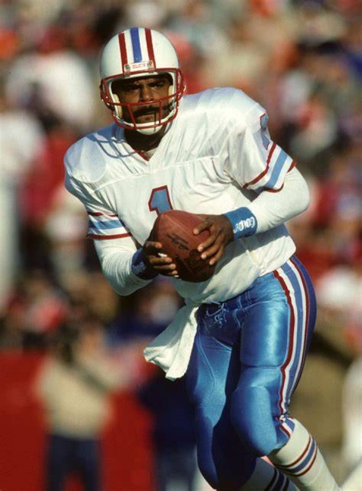 Warren Moon (Football Player) - Age, Birthday, Bio, Facts, Family, Net Worth, Height & More