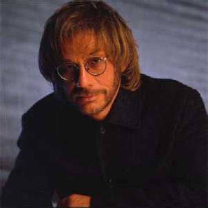 Warren Zevon (Rock Singer) - Age, Birthday, Bio, Facts, Family, Net Worth, Height & More
