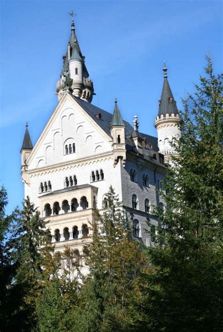 Was ist das älteste Schloss der Welt? – Celebrity.fm
